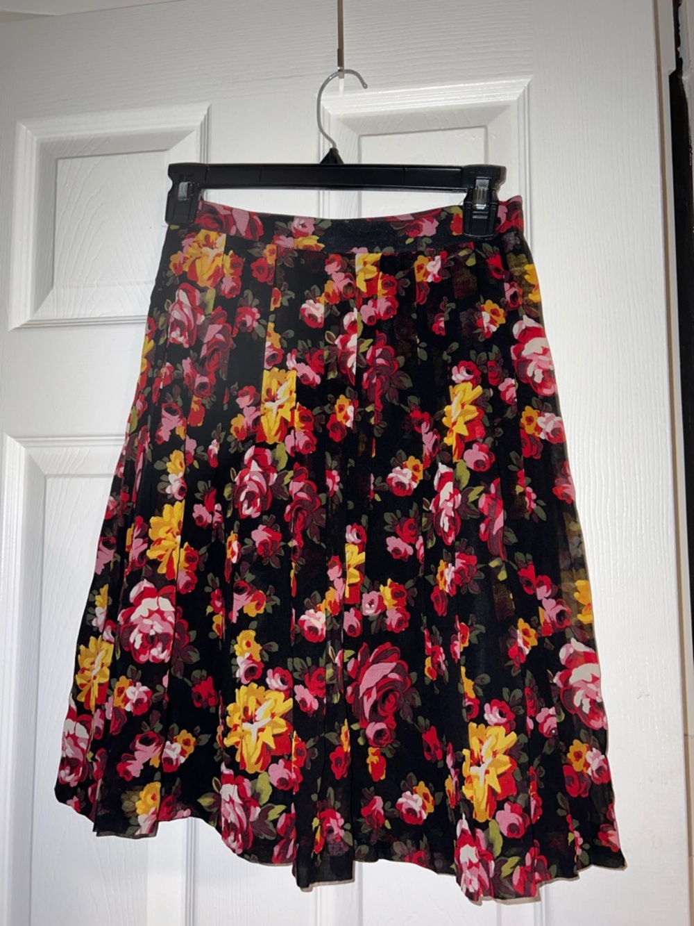 100% SILK vintage Floral Pleated Black Midi Skirt MADE IN KOREA